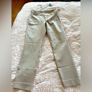 Jeans high rise secret smooth pocket size 4 petite Old navy